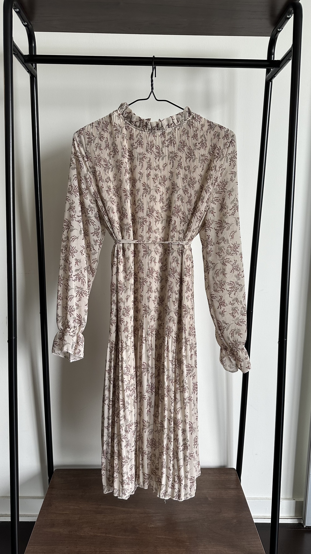Flower pattern dress thumbnail