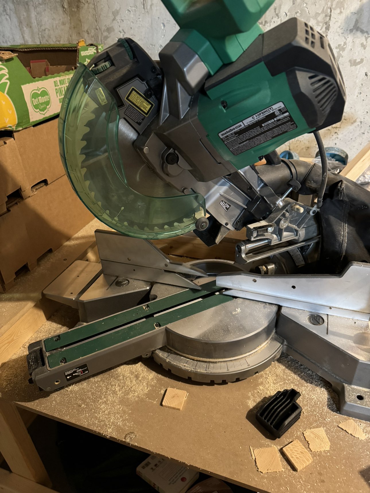 Dual Bevel Miter Saw
