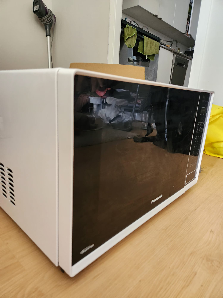 Panasonic Microwave - photo 3