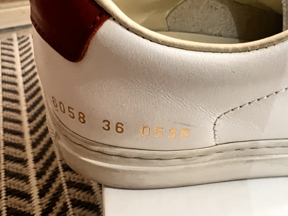 Common projects sneaker. Size 6 womans - photo 4