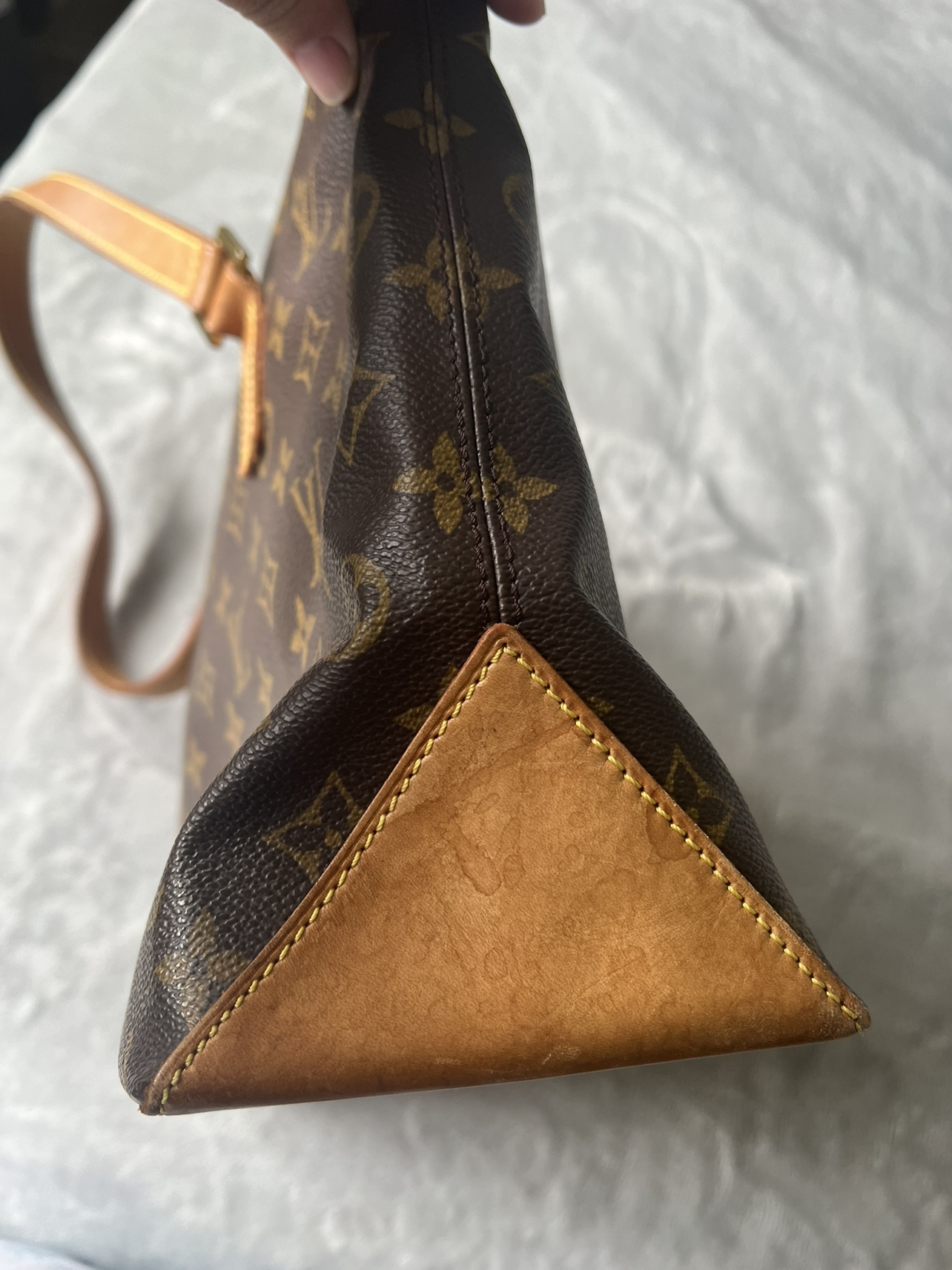 LV Shoulder Bag - photo 5