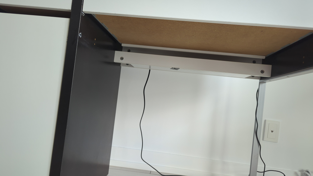 IKEA desk (MICKE) - photo 3