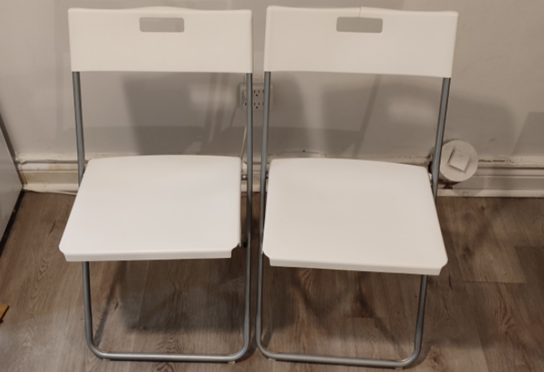 Two foldable chairs #free thumbnail