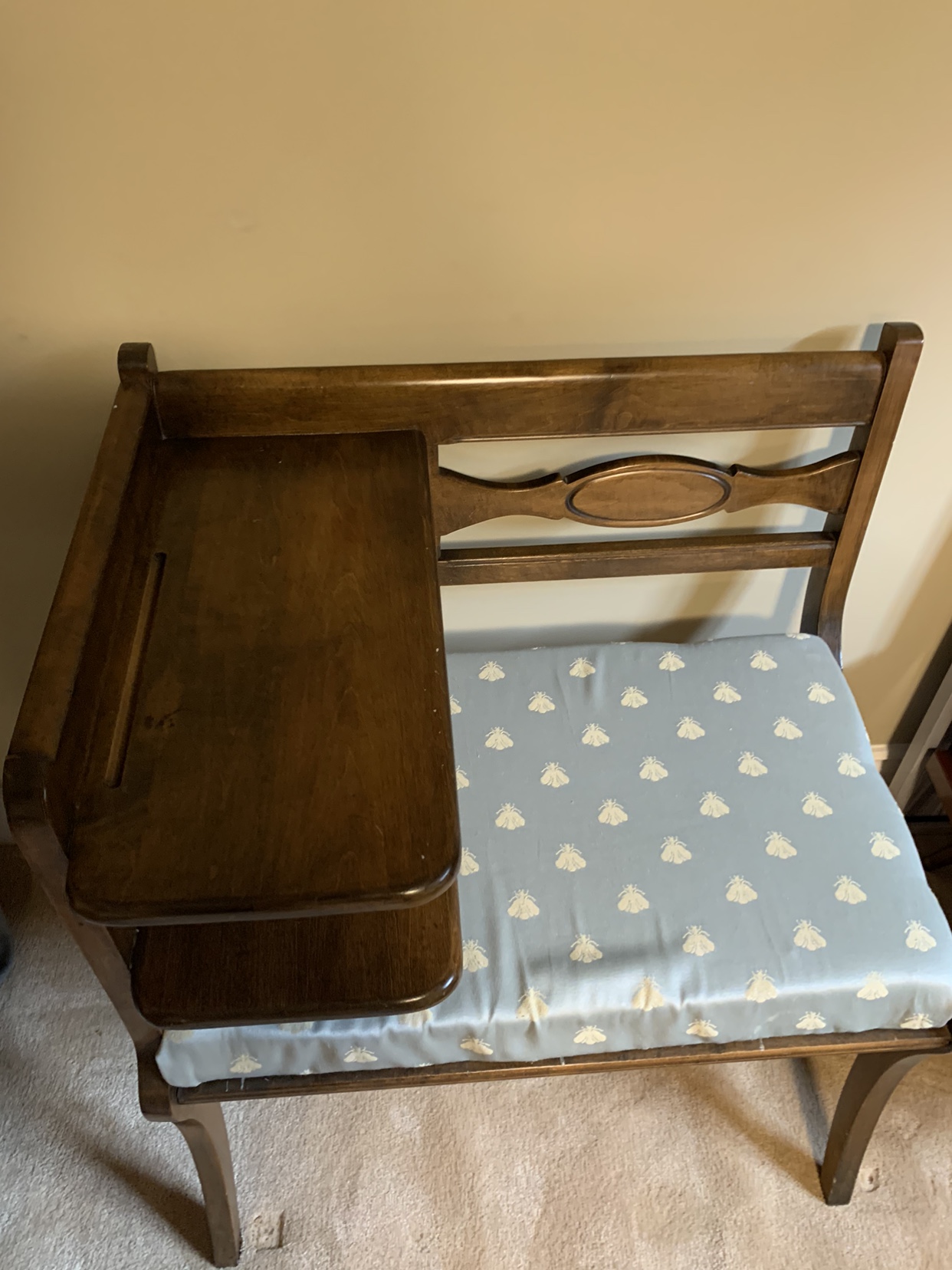 Vintage Telephone Table image indicator(10)