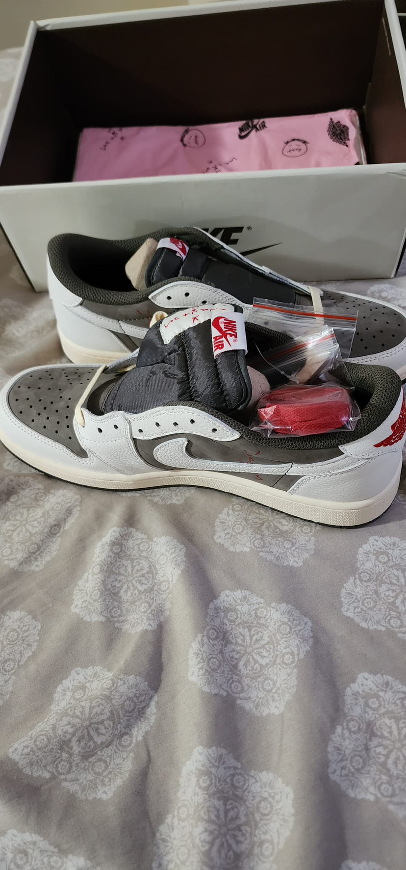 Travis Scott x Air Jordan Low Reverse Mocha Sail - photo 4