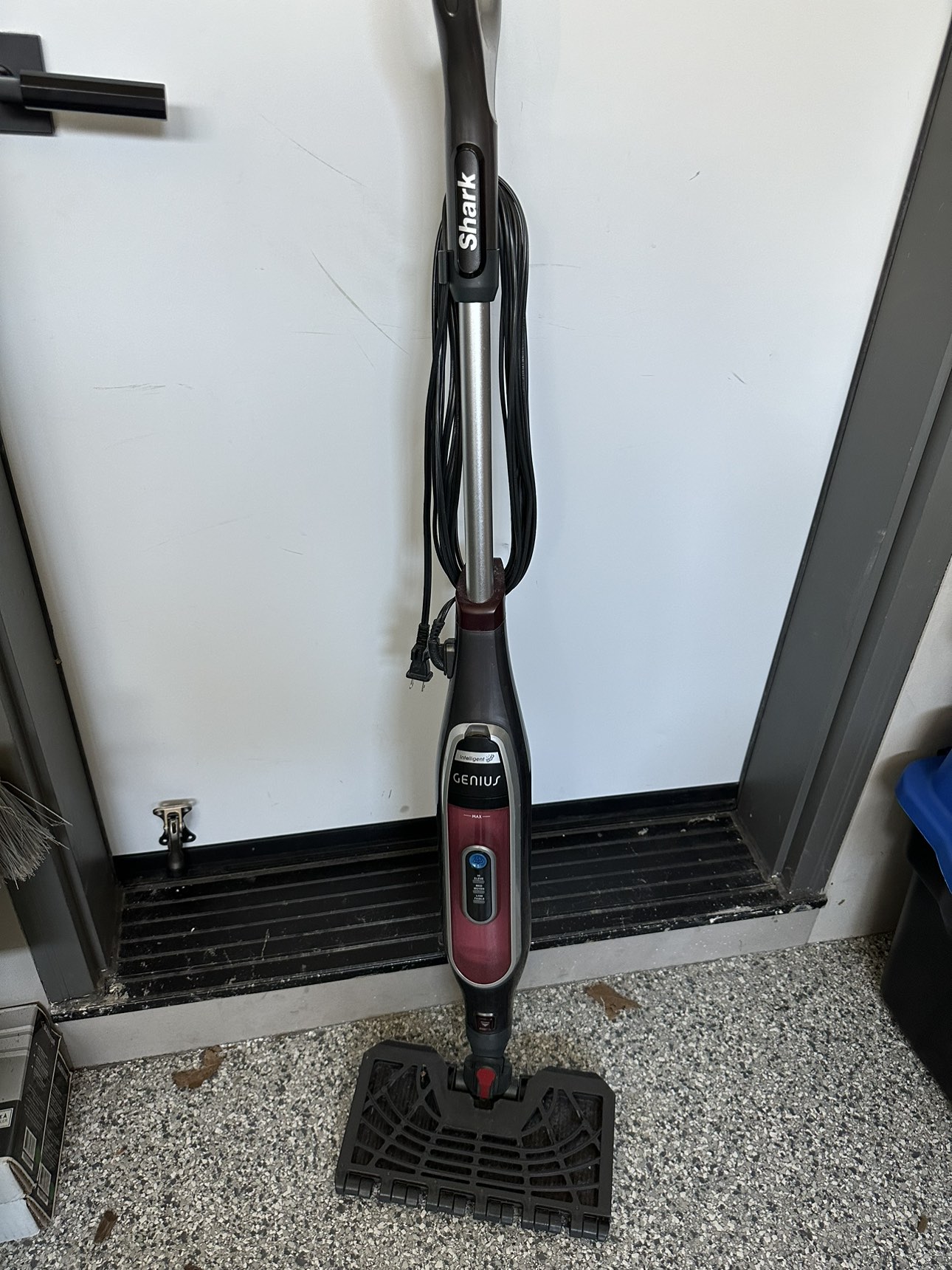 Shark Steam Mop with 5 mops（3 new） - photo 4