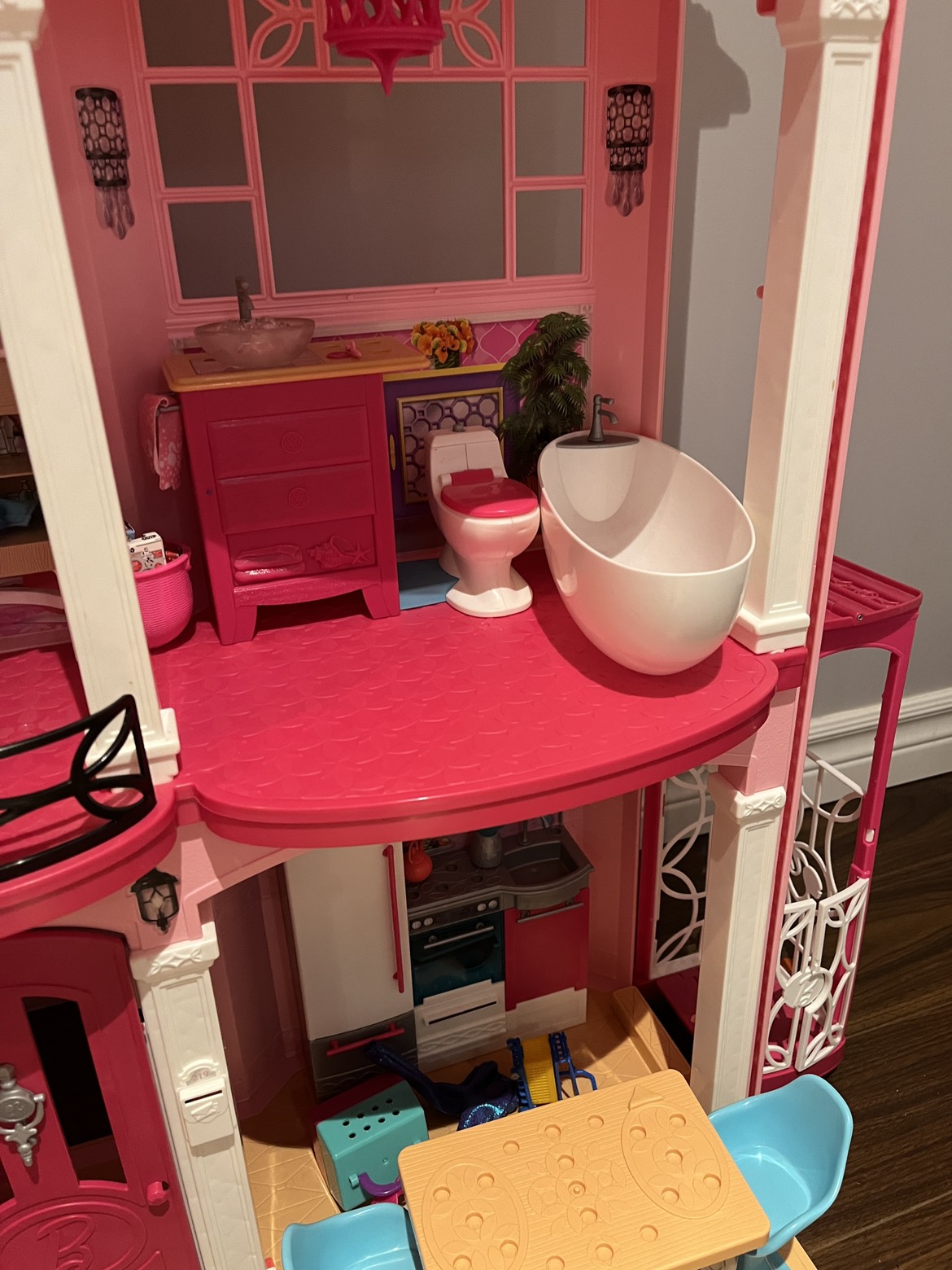 Barbie Dream house- older model CJR47 image indicator(3)