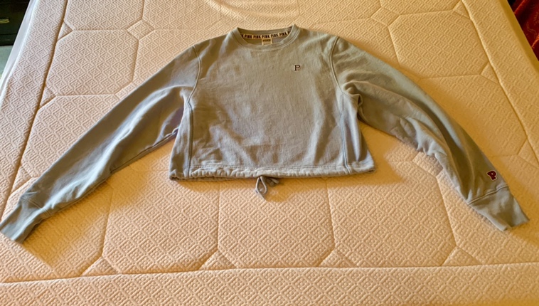 2 sweatshirts image indicator(5)