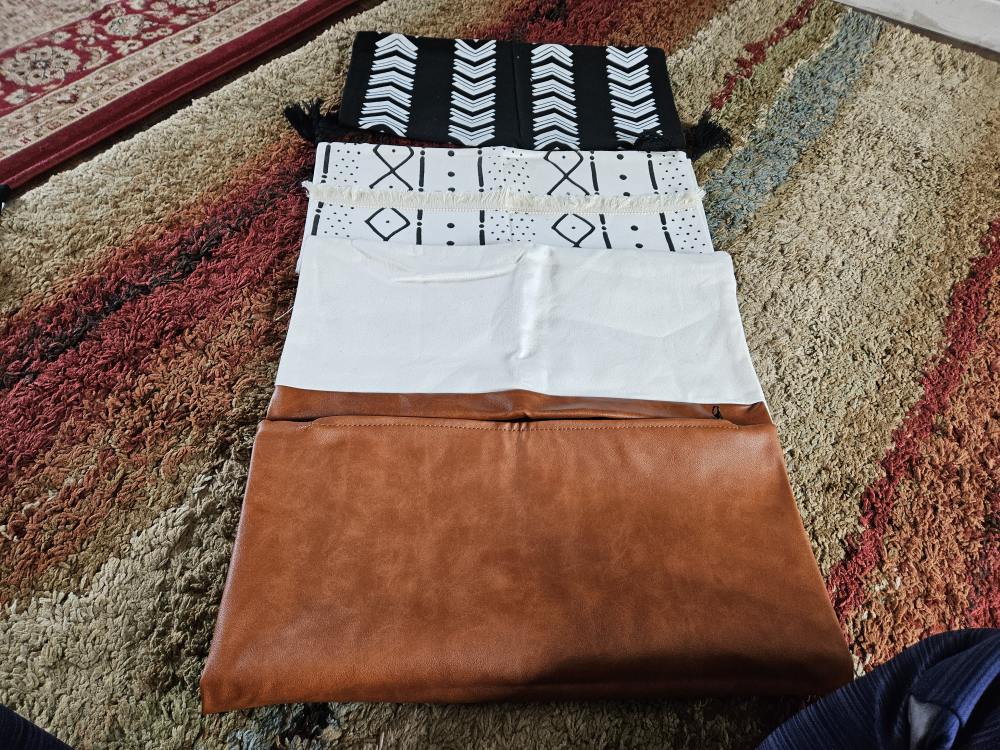 pillow cover 18X18 leather 4 leather left image indicator(3)