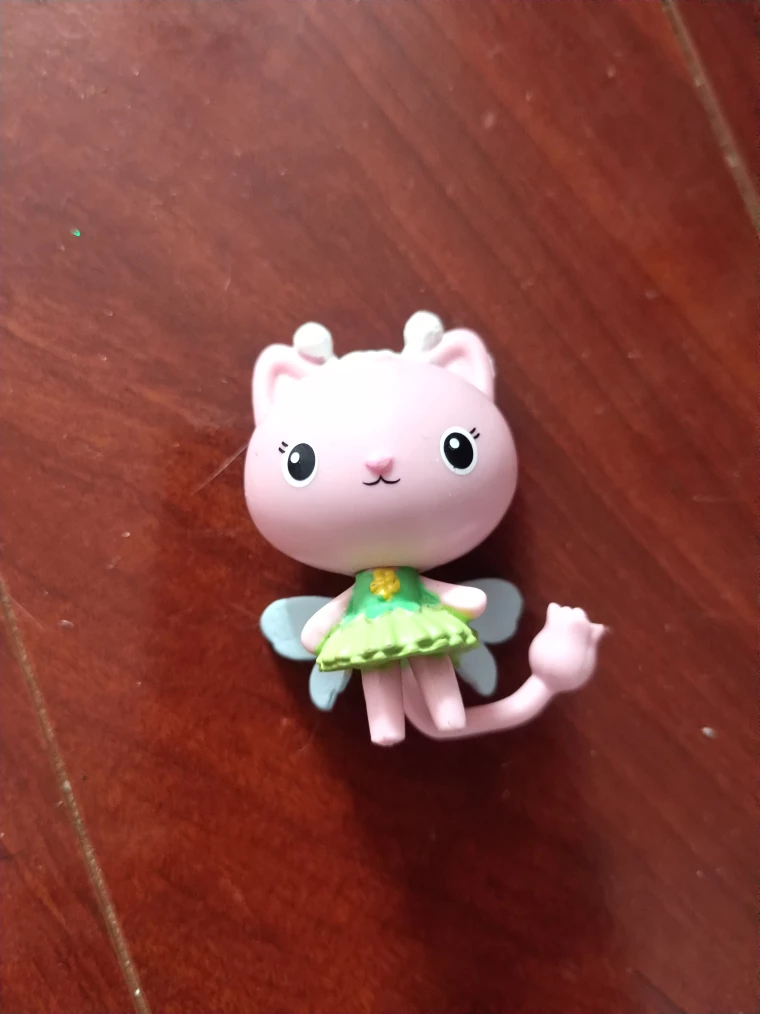 Gabby's Dollhouse Figures (Includes Mini Cat Camera) image indicator(2)