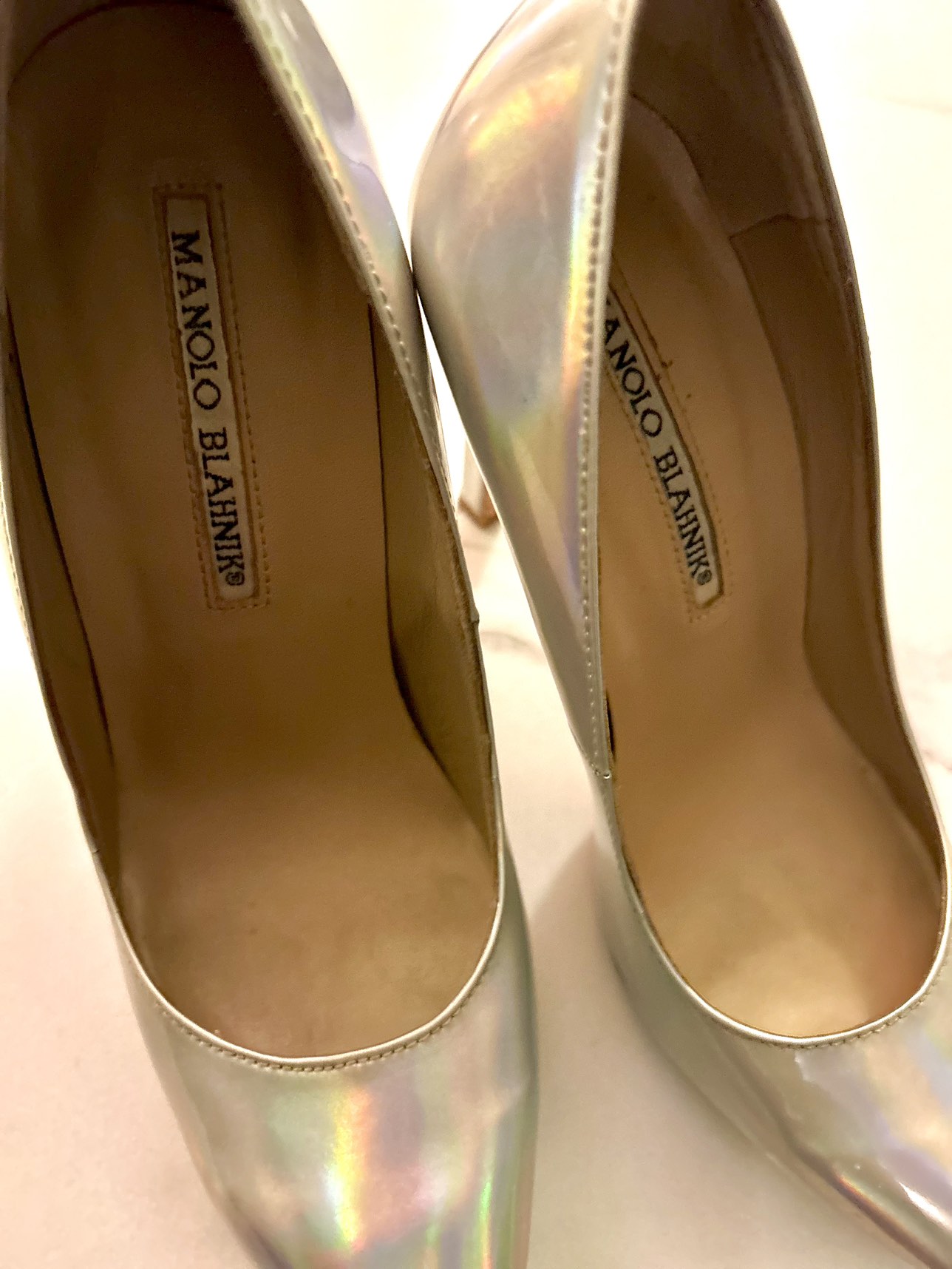 Manolo Blahnik shoes image indicator(7)