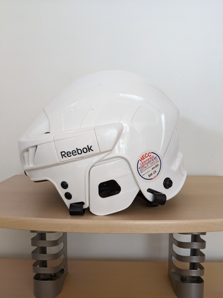 Reebok Ice Hockey Helmet Youth Size XS (3KXS) Karrot BINGO 🧡 image indicator(4)