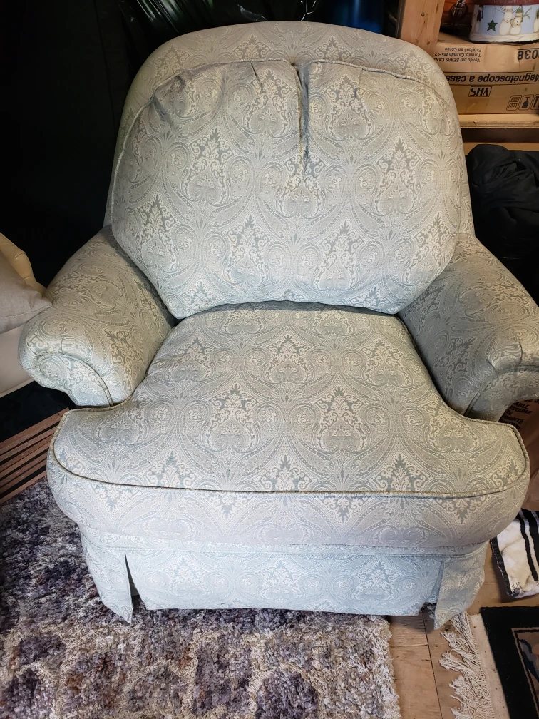 Ethan Allen swivel chair