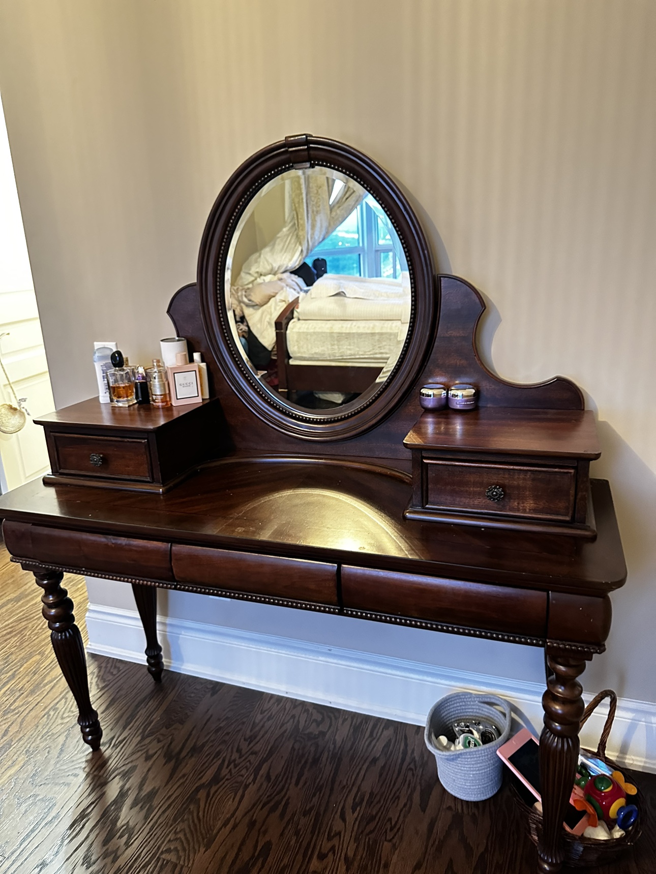 Bombay vanity table - photo 4