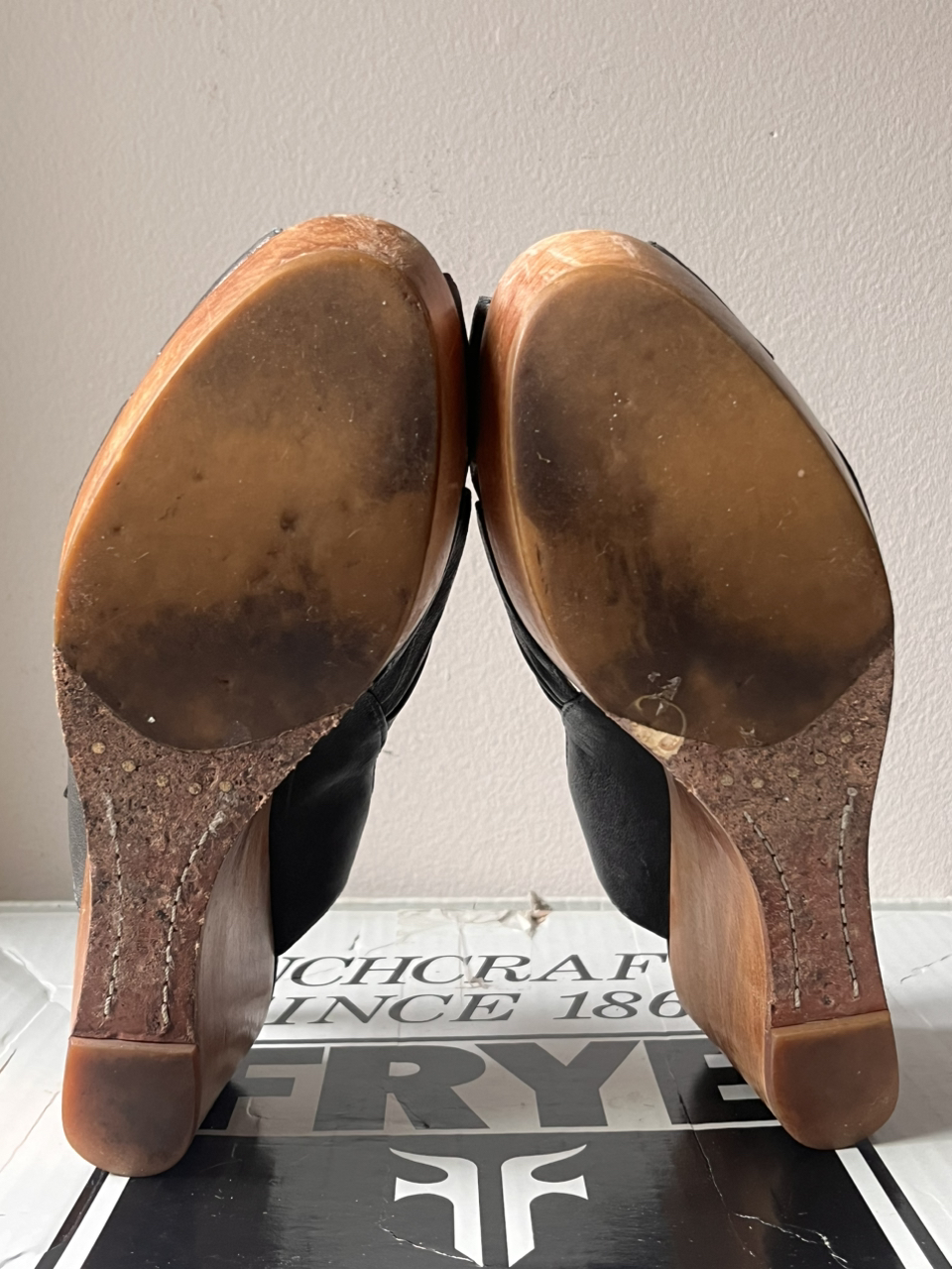 Frye wedges size 8 image indicator(5)