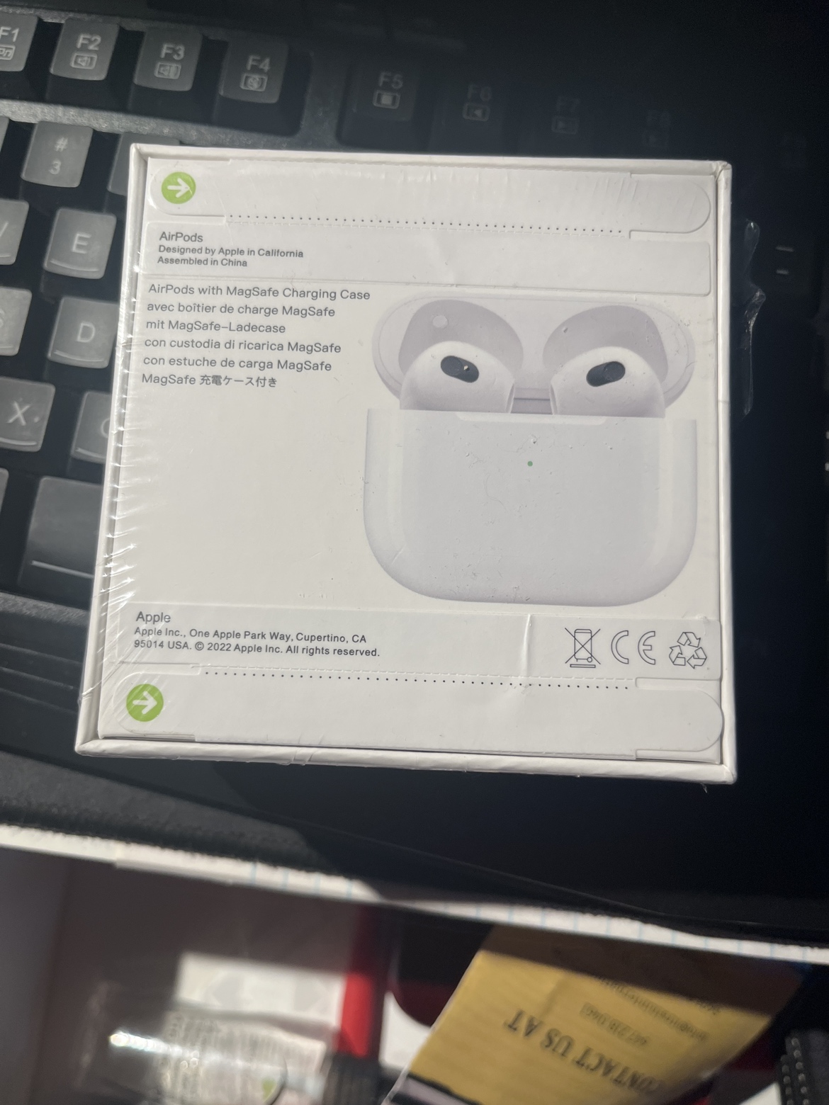 apple airpods with Magsafe - photo 2