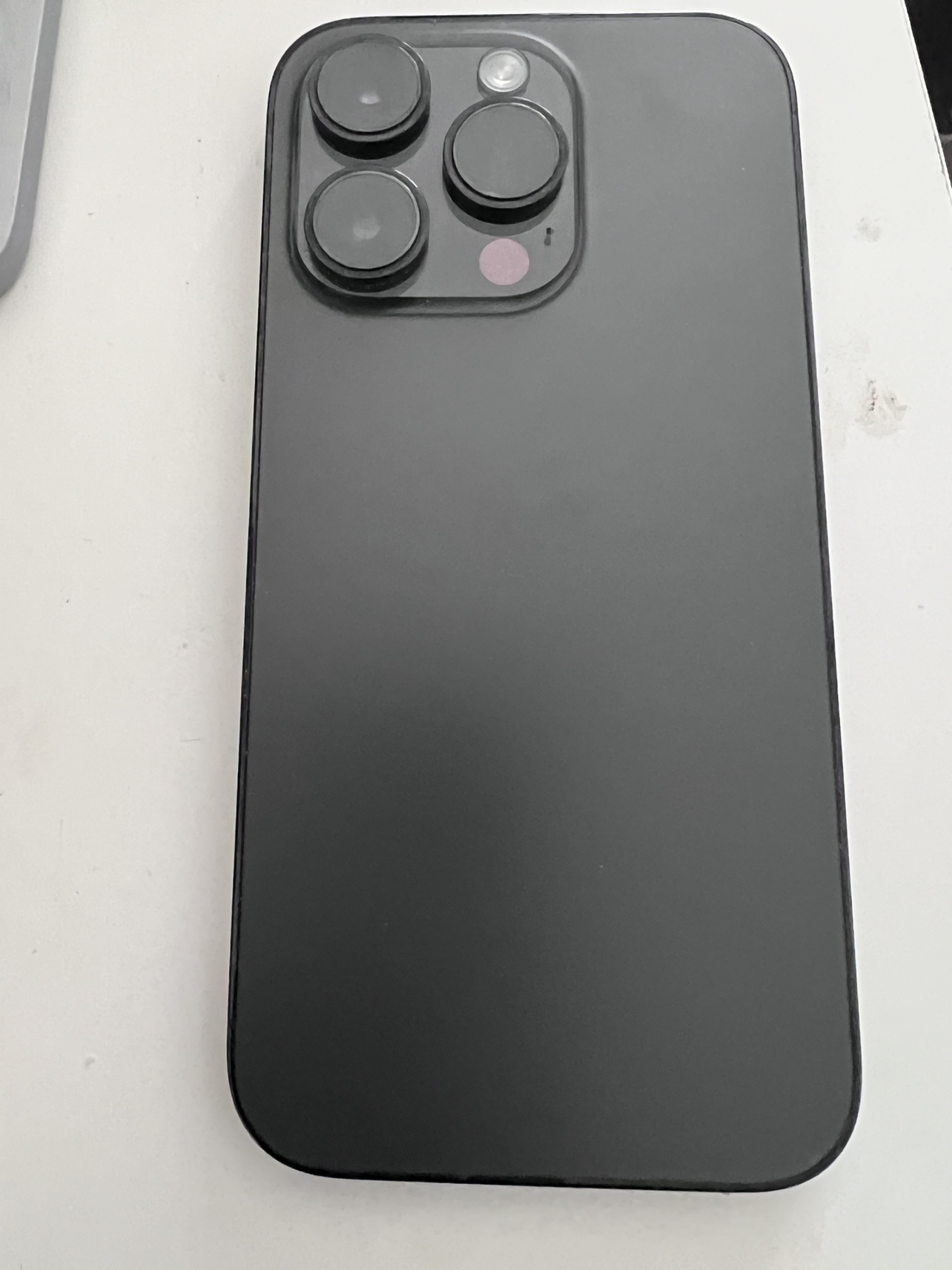 iPhone 14 Pro - photo 2
