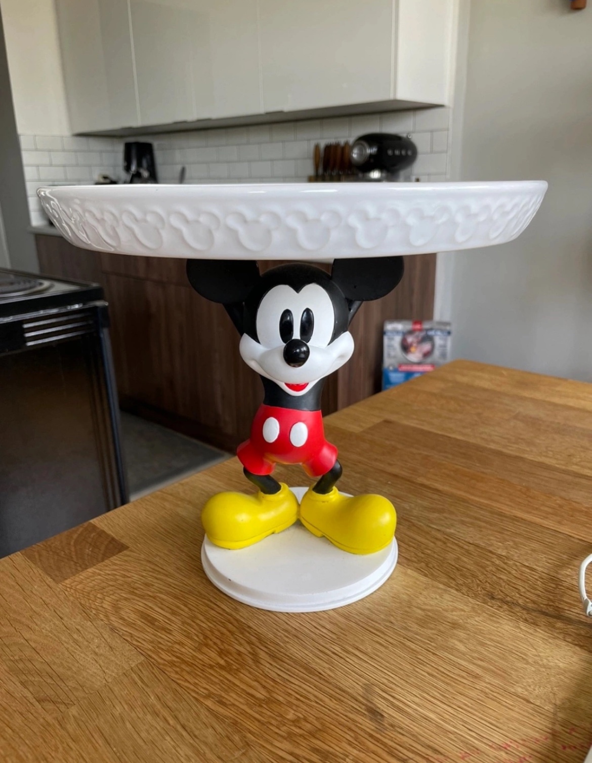 Mickey Mouse Stand thumbnail