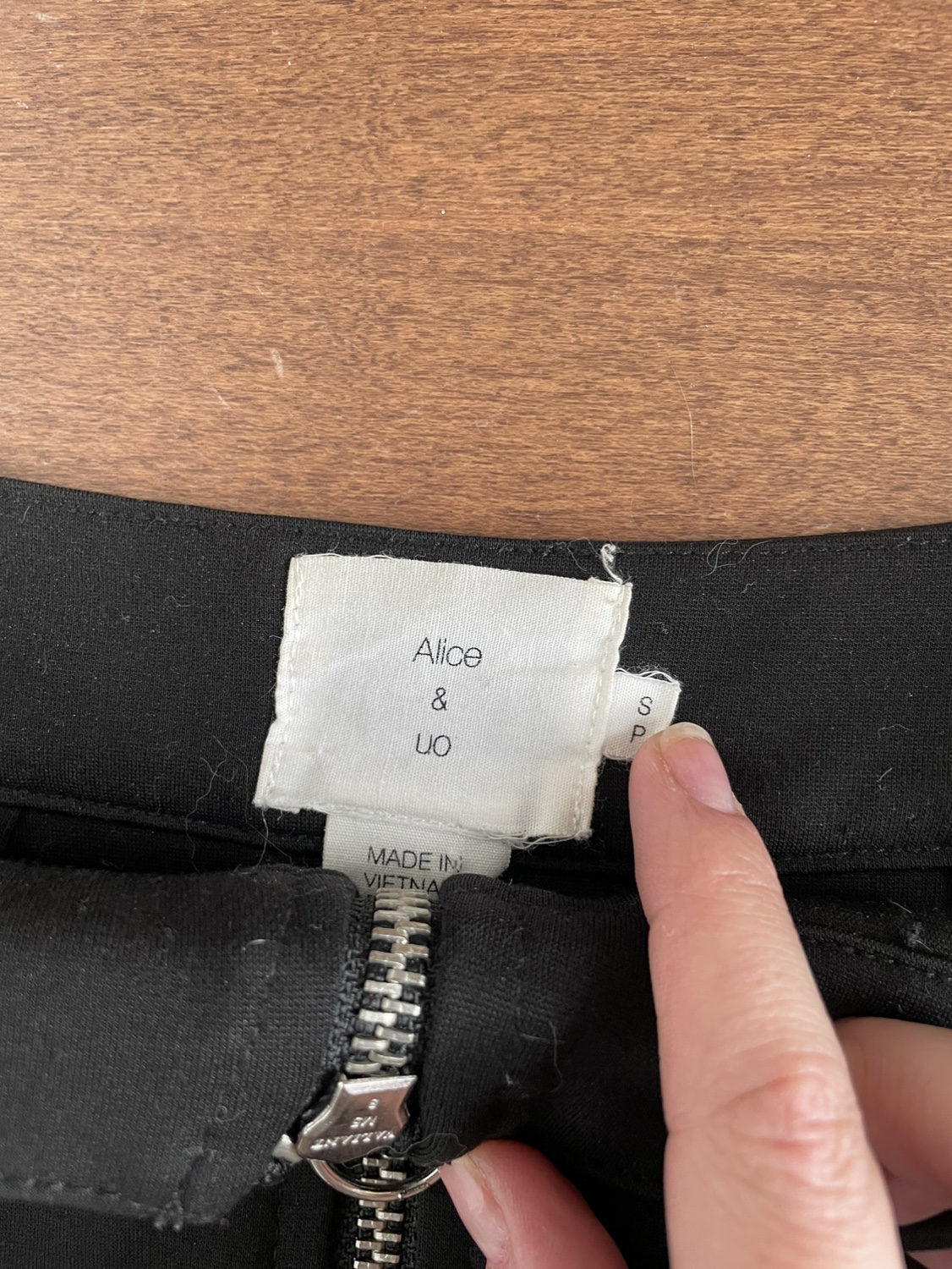 Black mini skirt image indicator(5)