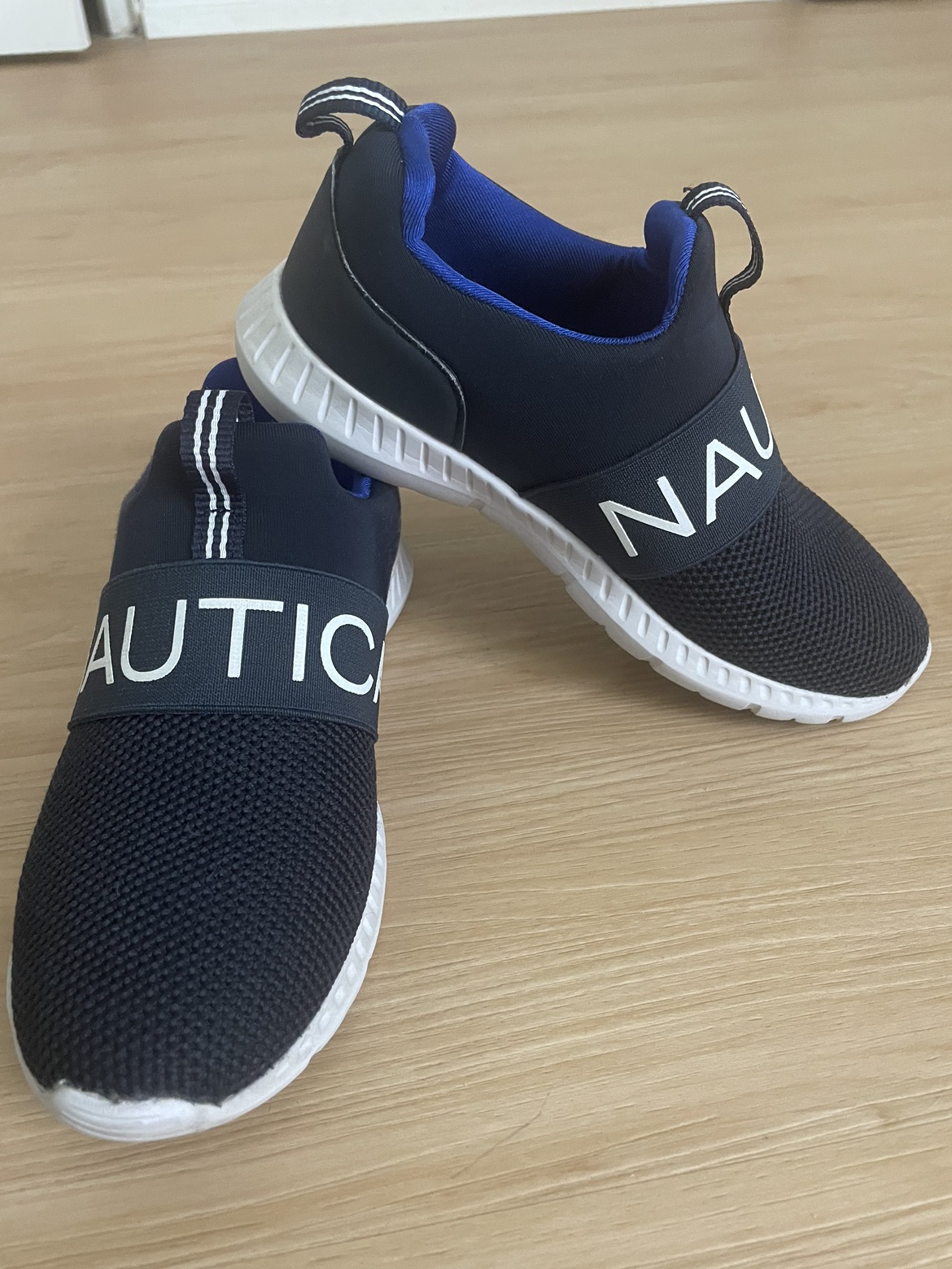 Boy’s sneakers, size 1 thumbnail
