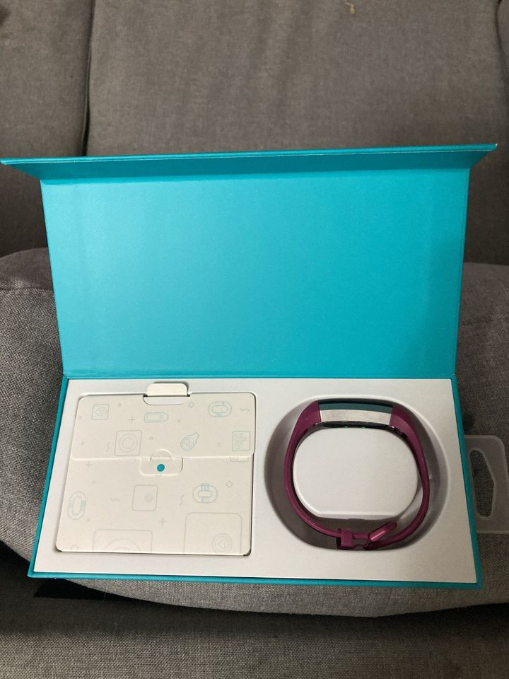 Fitbit Alta HR: Fuchsia 🥕 - photo 3