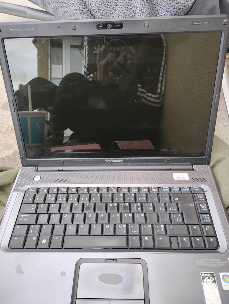 Presario F700 Notebook PC - photo 2