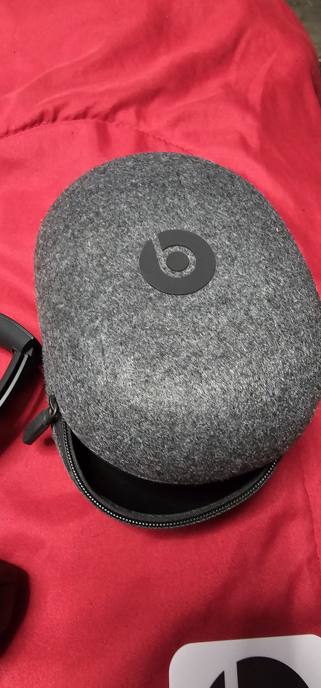 Beats Solo Pro - photo 2