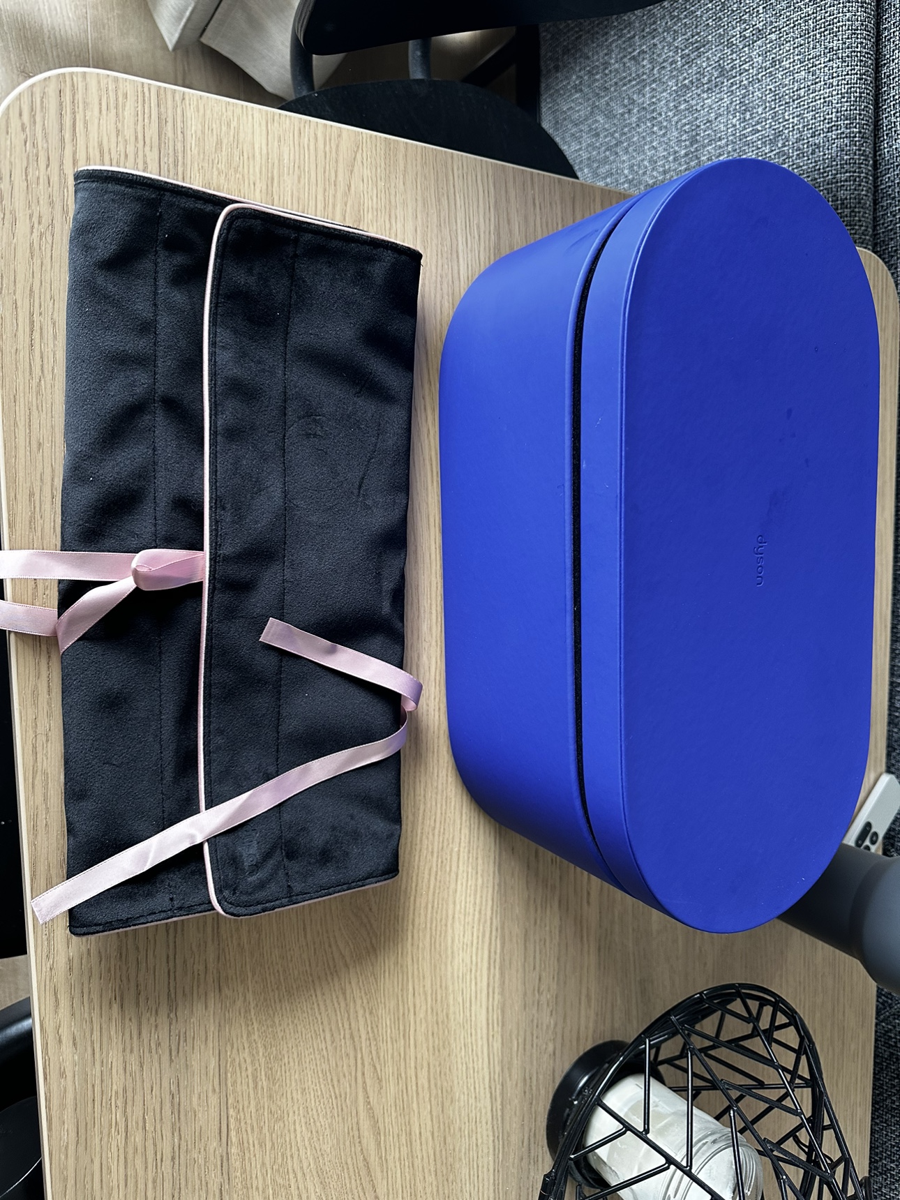 Dyson air wrap blow dryer - photo 3
