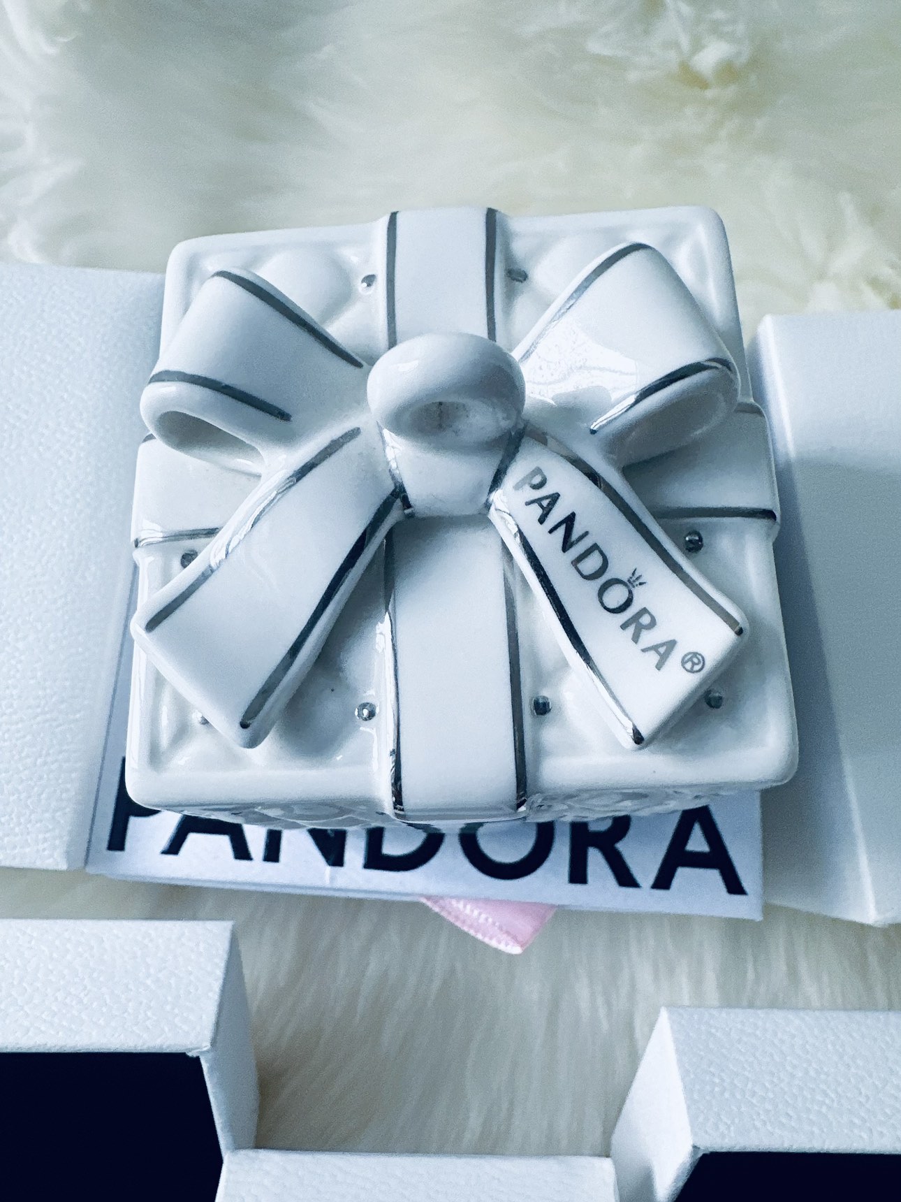 Lot of 14 authentic Pandora image indicator(4)