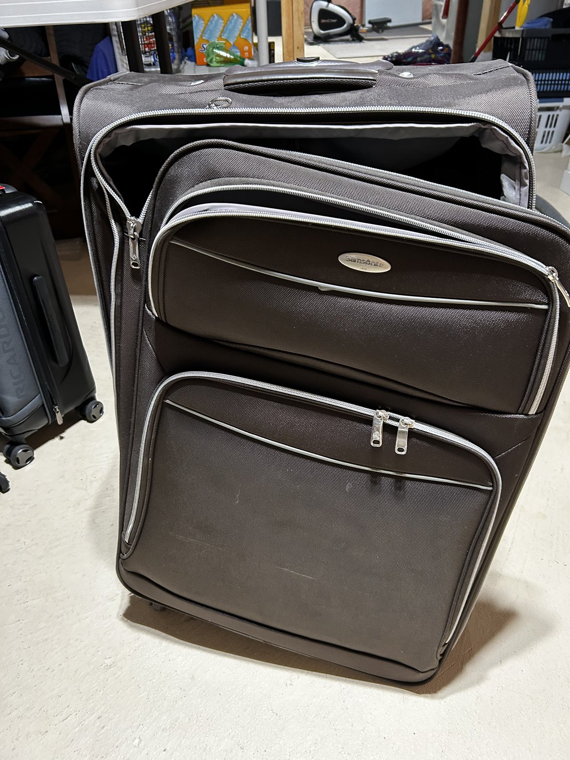 Samsonite luggage thumbnail