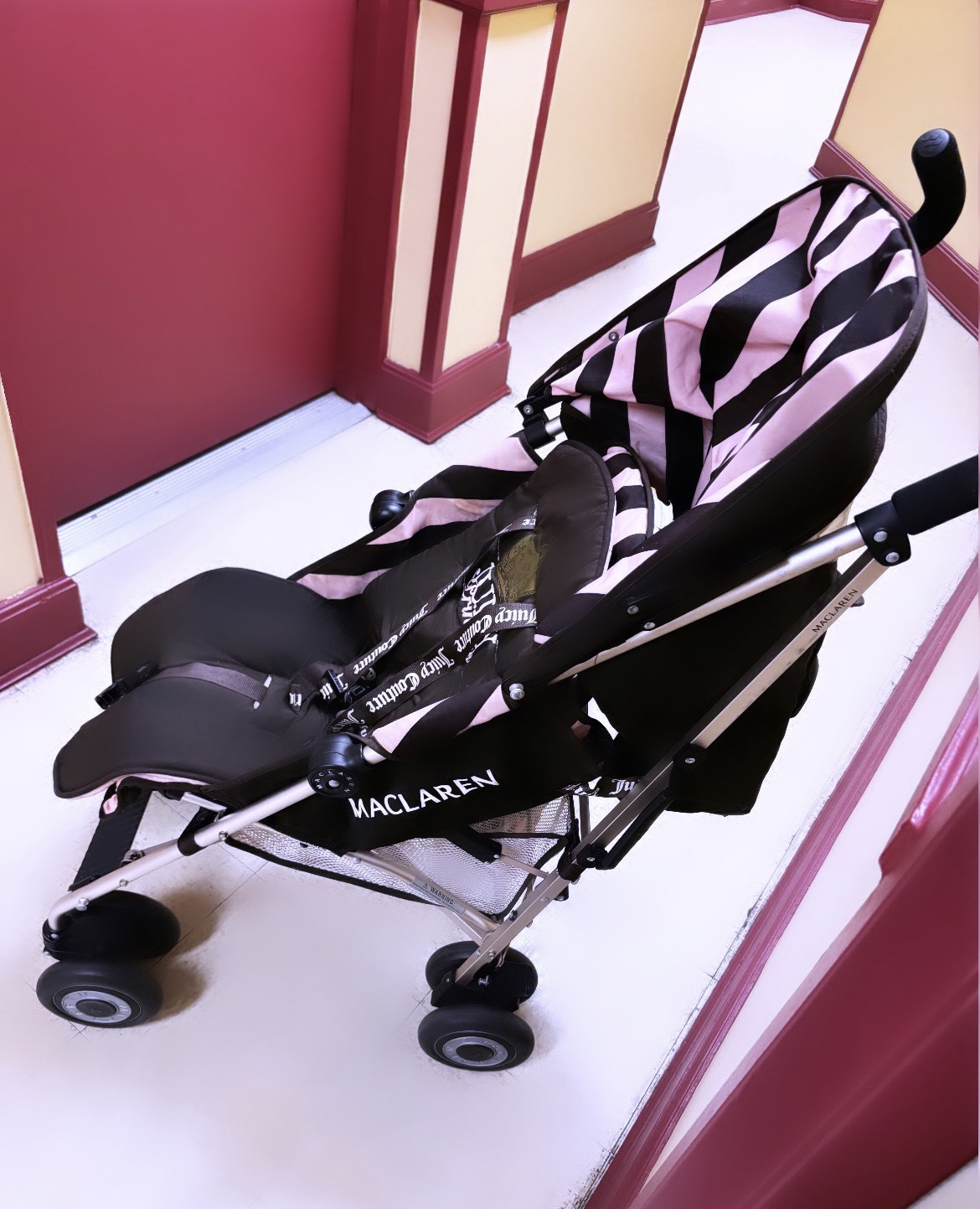 Juicy Couture Maclaren Stroller image indicator(2)