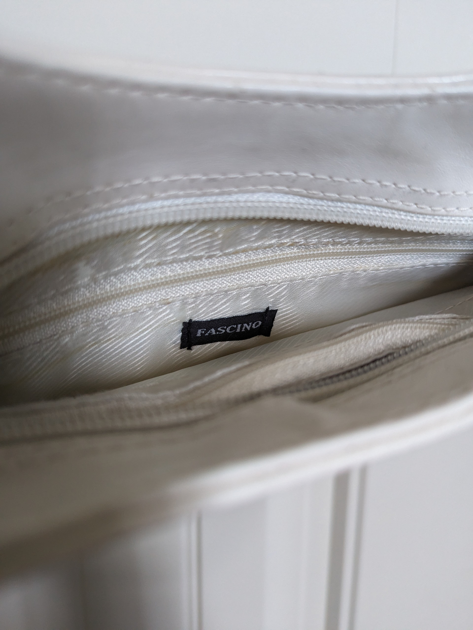 Fascino White Shoulder Bag With Strap - photo 5