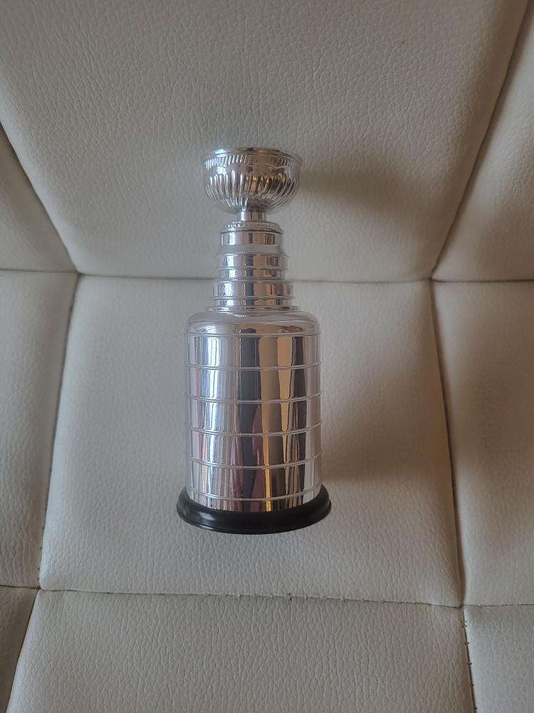 Stanley  cup 5 dollars