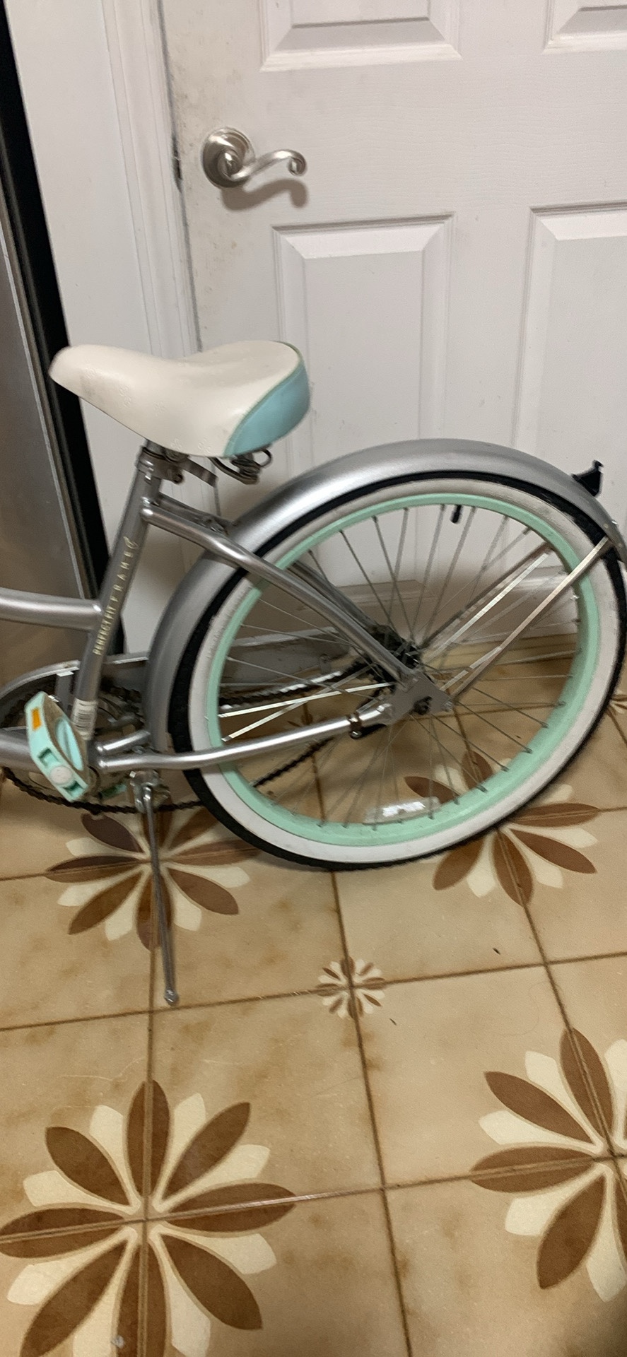 Huffy cruiser women’s bike - photo 2