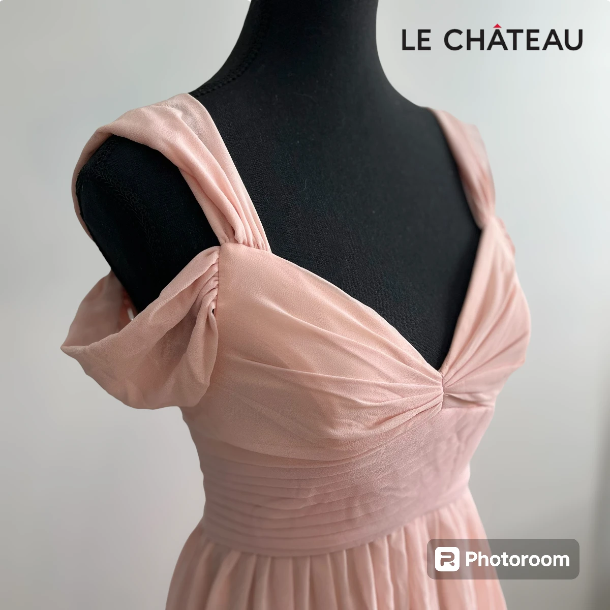 🩰 BRAND NEW 🩰 Le Château Dress 👗 image indicator(2)