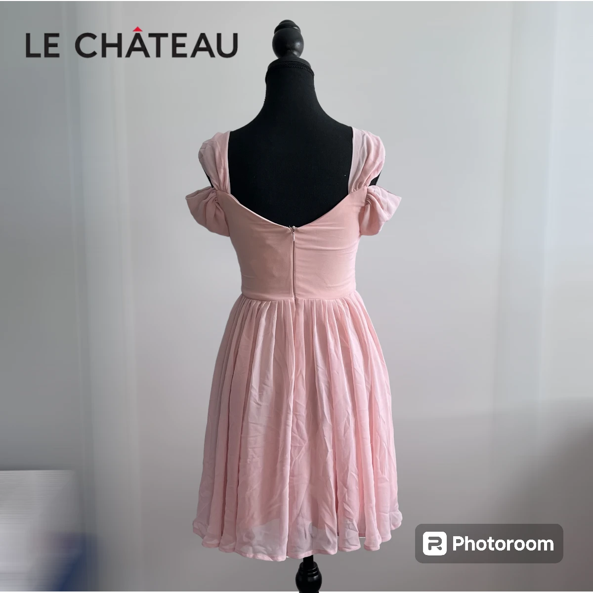 🩰 BRAND NEW 🩰 Le Château Dress 👗 image indicator(4)