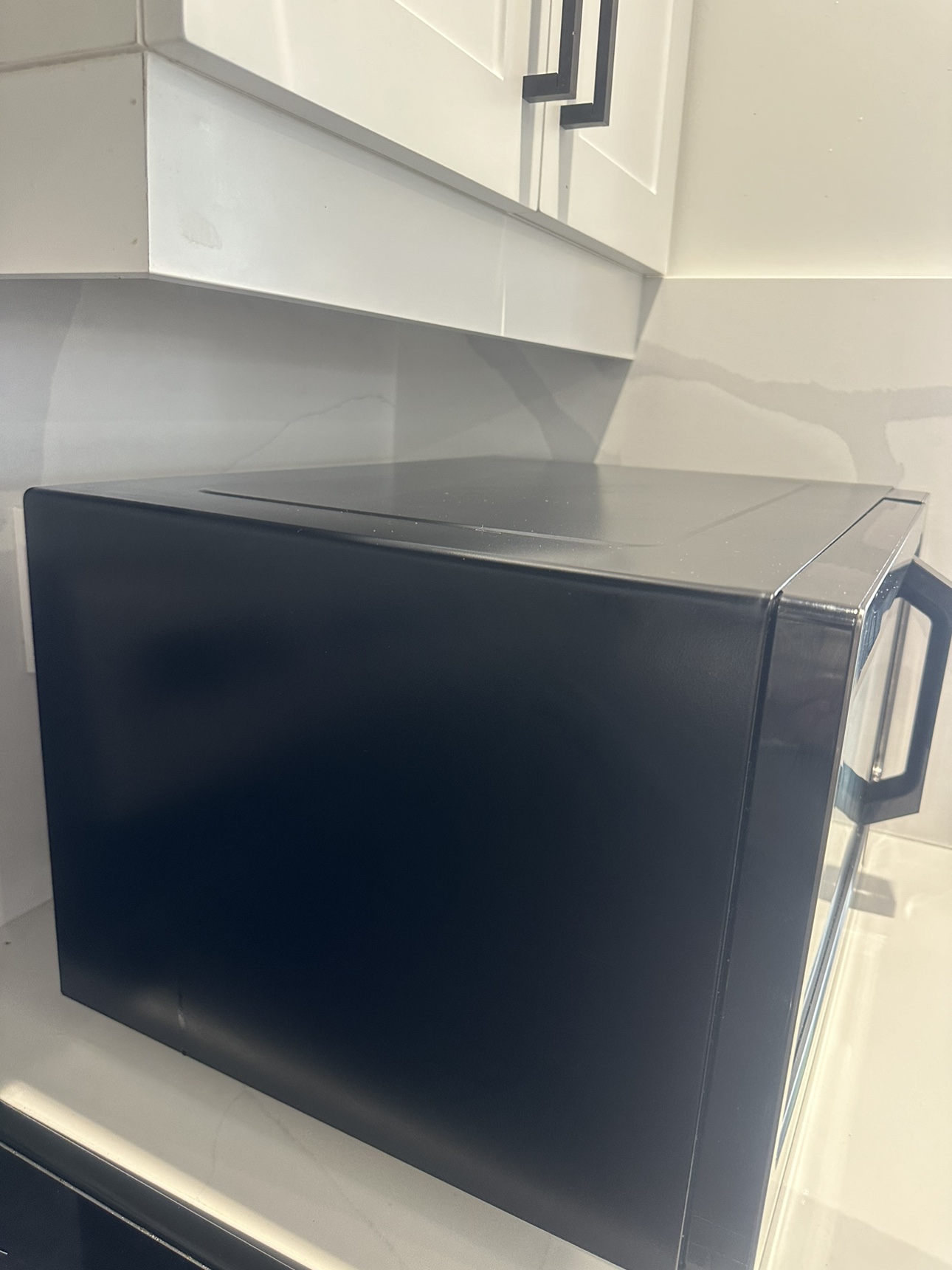 BIG Toshiba Microwave with Inverter Technology - photo 2