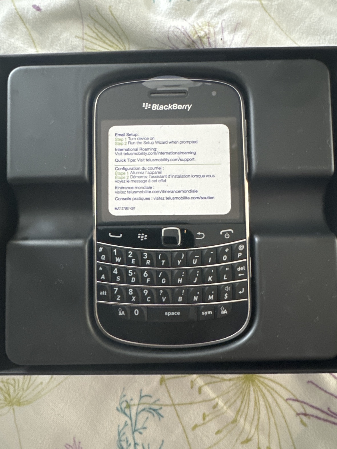 🥕Brand new in box blackberry 9900 smartphone thumbnail