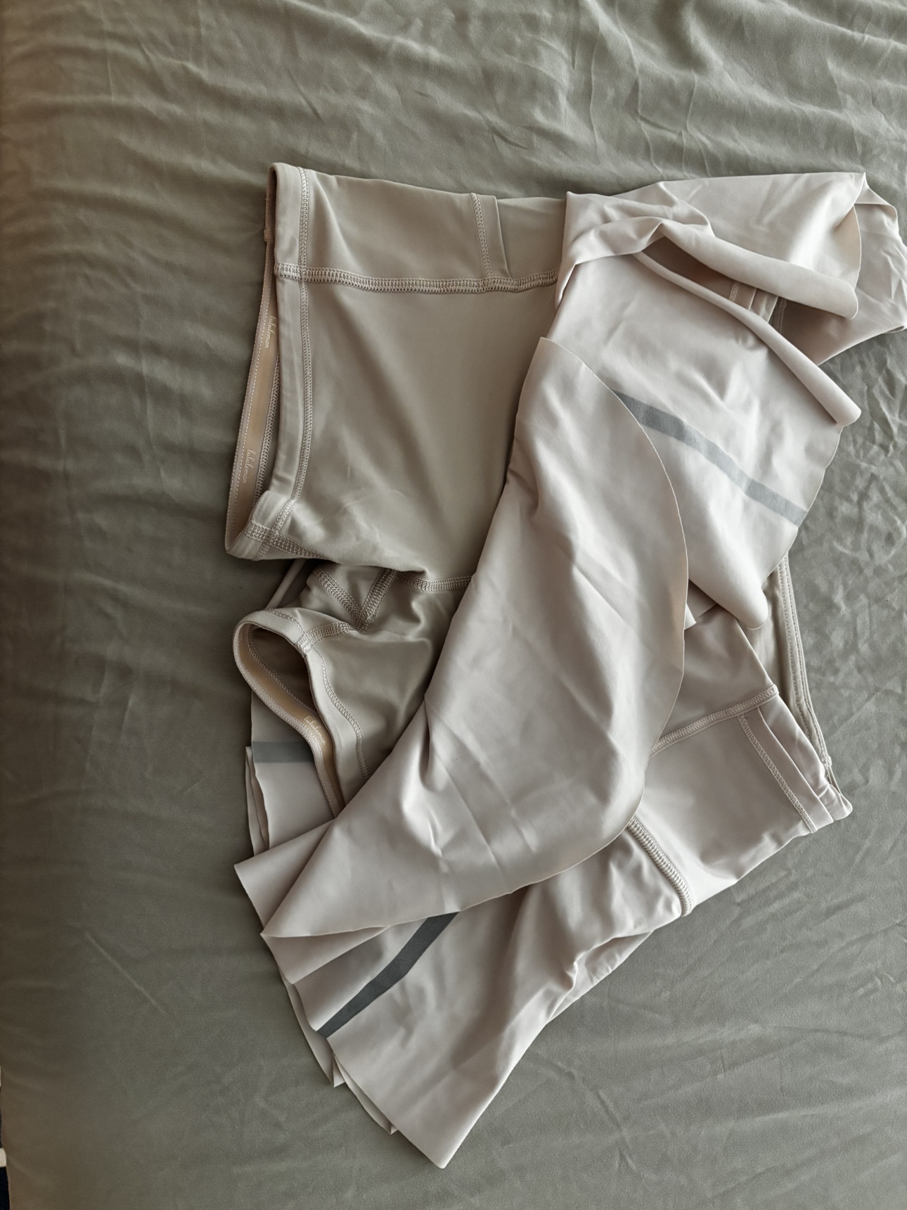 Lululemon running skirt image indicator(3)