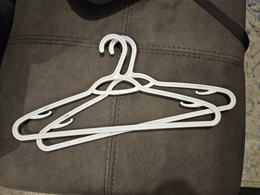 Hangers (x30+)
