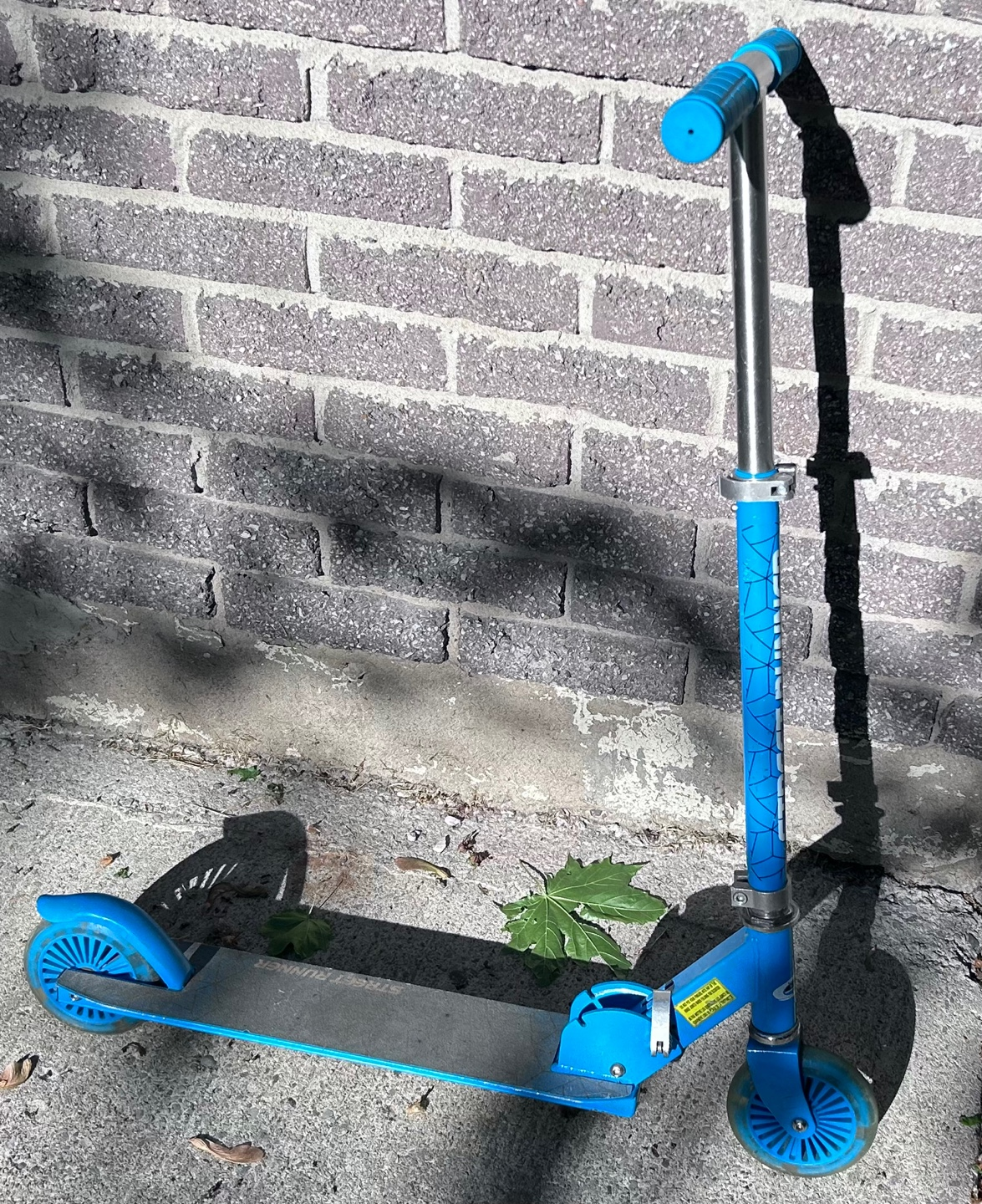 Street Runner Folding Kick Schooter with LED Wheels thumbnail