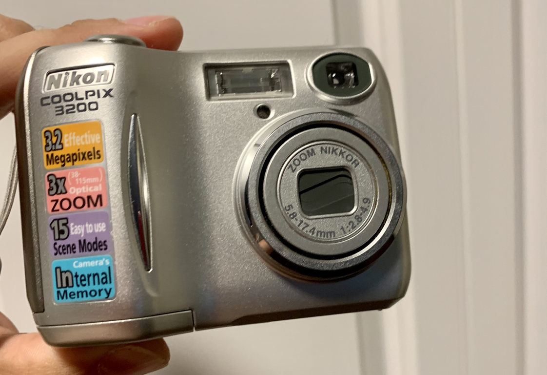 Like New Nikon COOLPIX 3200 3.2MP Digital Camera image indicator(2)