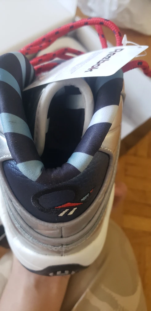 reebok shows size 9 image indicator(3)