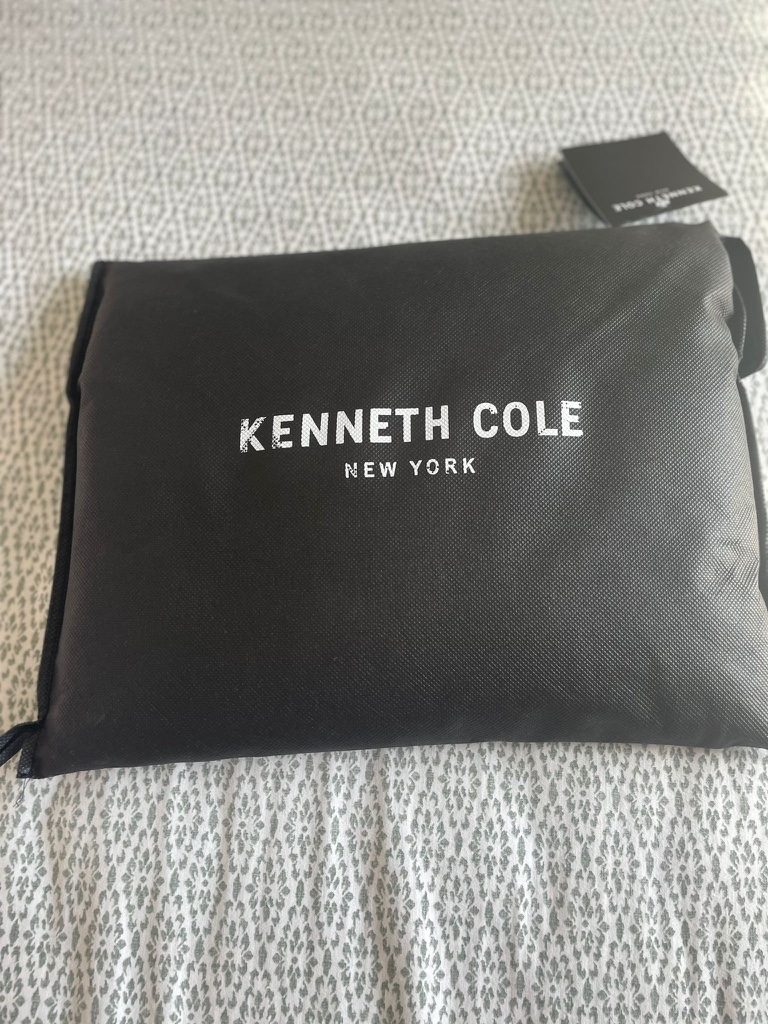 Kenneth Cole queen size duvet cover