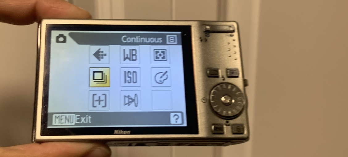 Nikon COOLPIX S610 10.0MP Digital Camera 4X Optical Zoom image indicator(4)