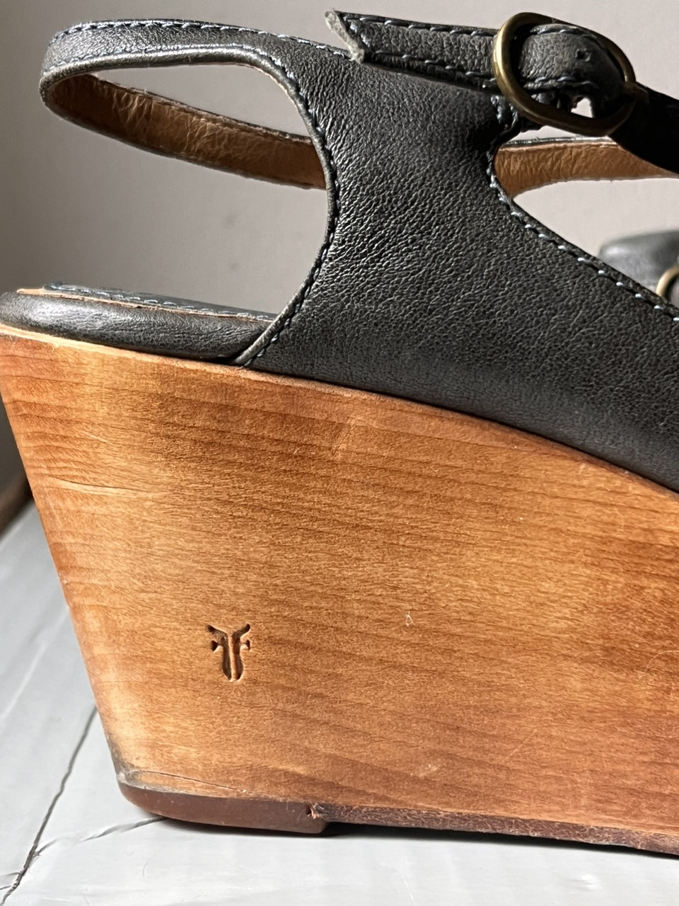 Frye wedges size 8 image indicator(4)