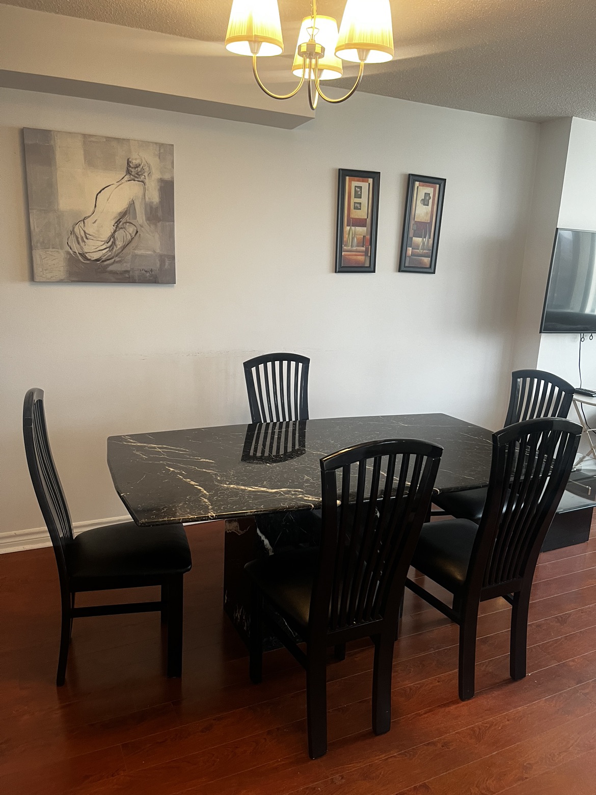 Marble dining room table image indicator(2)