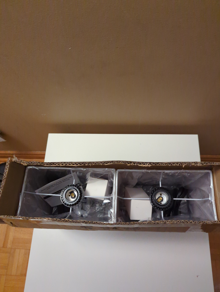 BNIB Set of 2 dual charging ports beige table lamps - photo 2