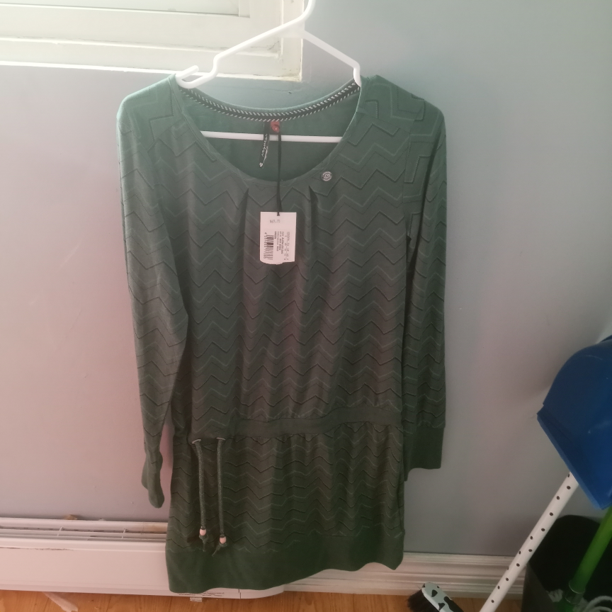 womans New with tags green vegan street wear dress image indicator(2)