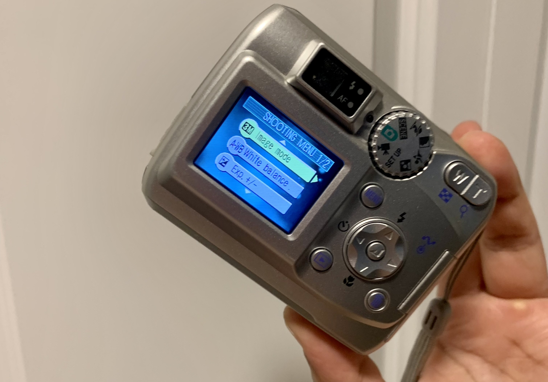 Like New Nikon COOLPIX 3200 3.2MP Digital Camera image indicator(3)